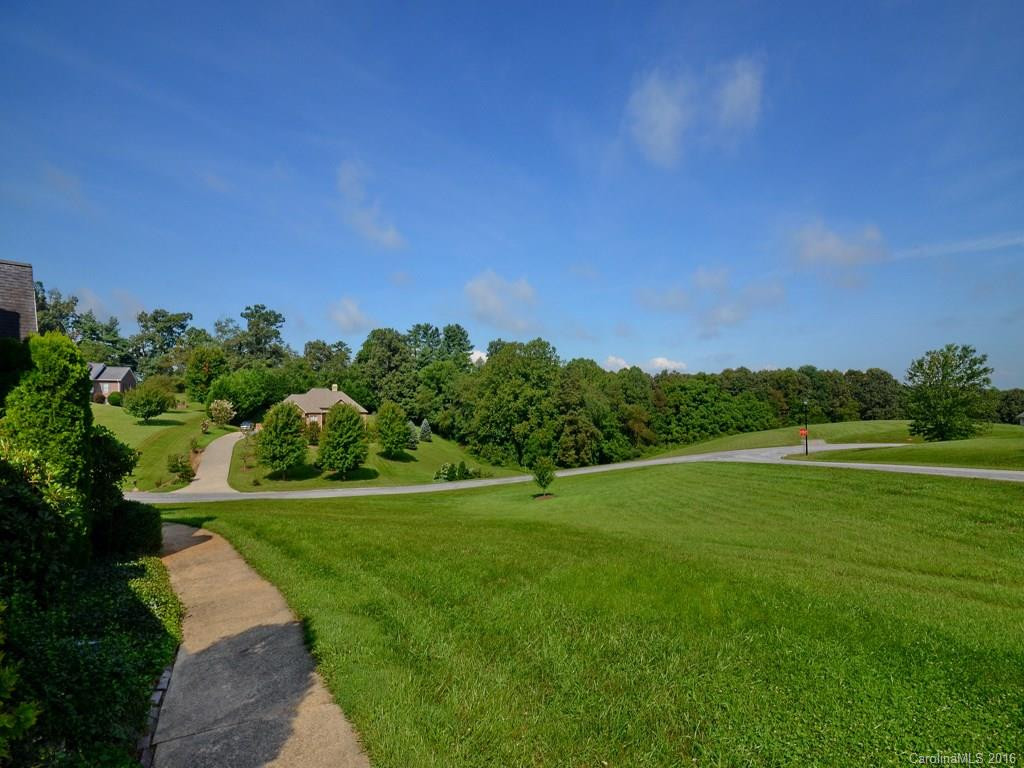 207 Ferguson Drive - Photo 3