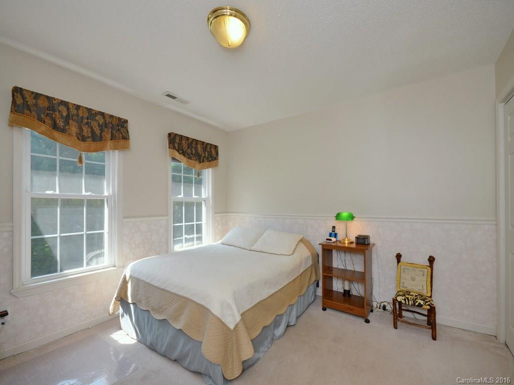 207 Ferguson Drive - Photo 10