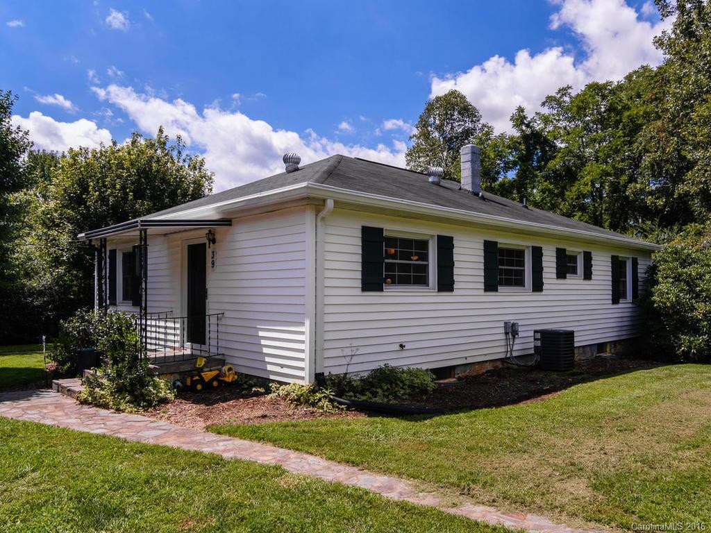 39 Indian Trail Road - Photo 2