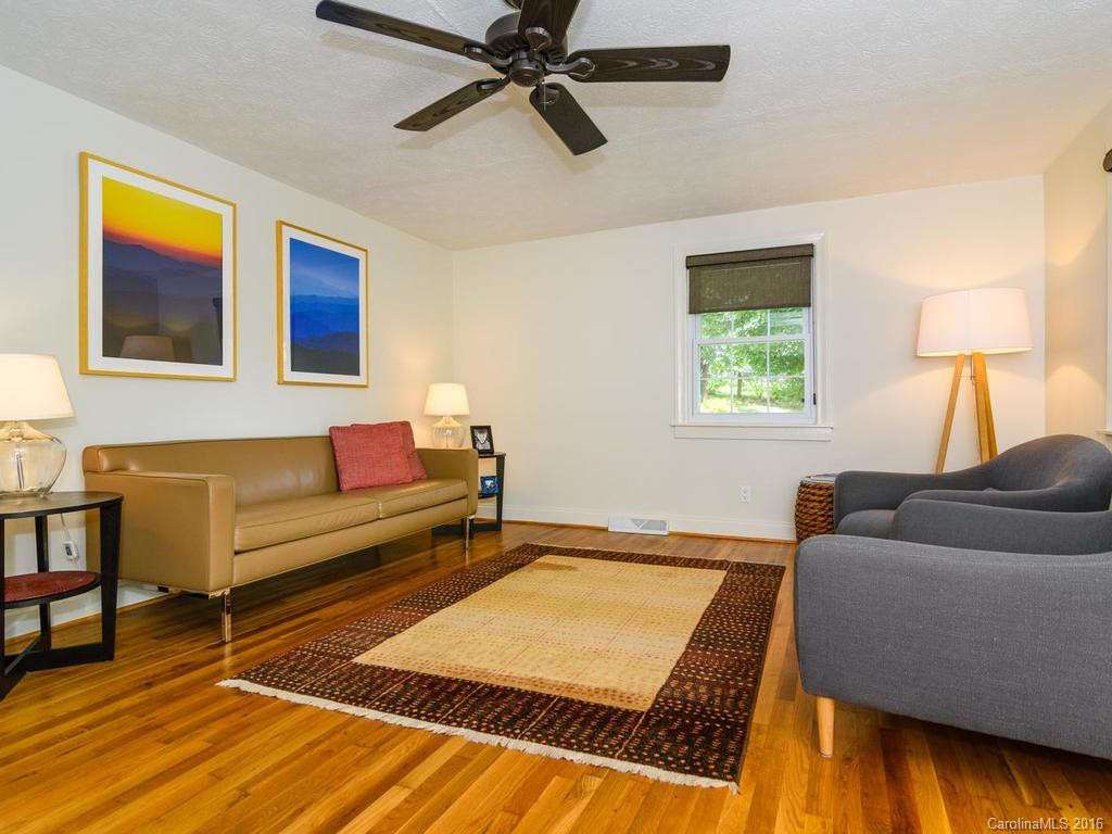 39 Indian Trail Road - Photo 3