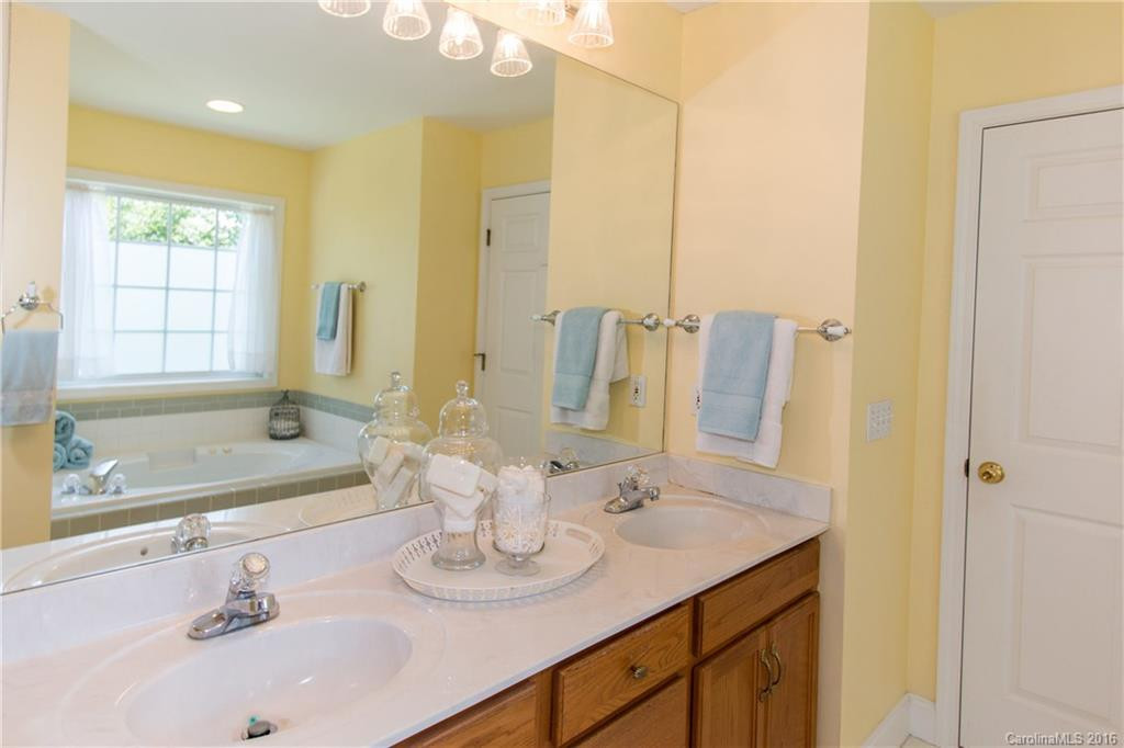 52 Sugar Hill Drive #10 - Photo 12