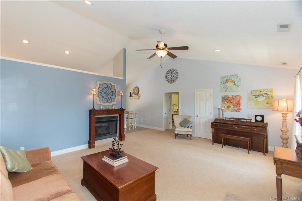 52 Sugar Hill Drive #10 - Photo 4