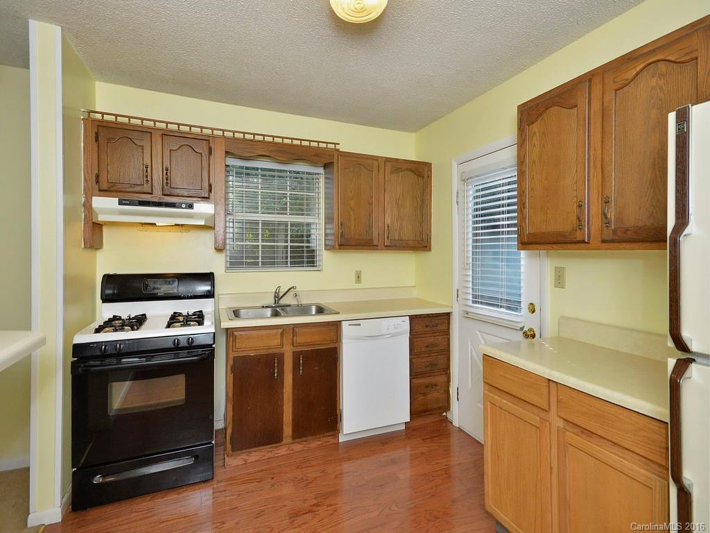432 Courtland Boulevard - Photo 4