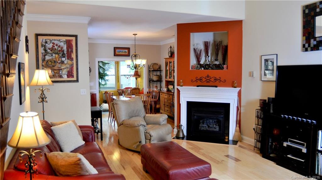 849 West Pointe Drive #38 - Photo 2