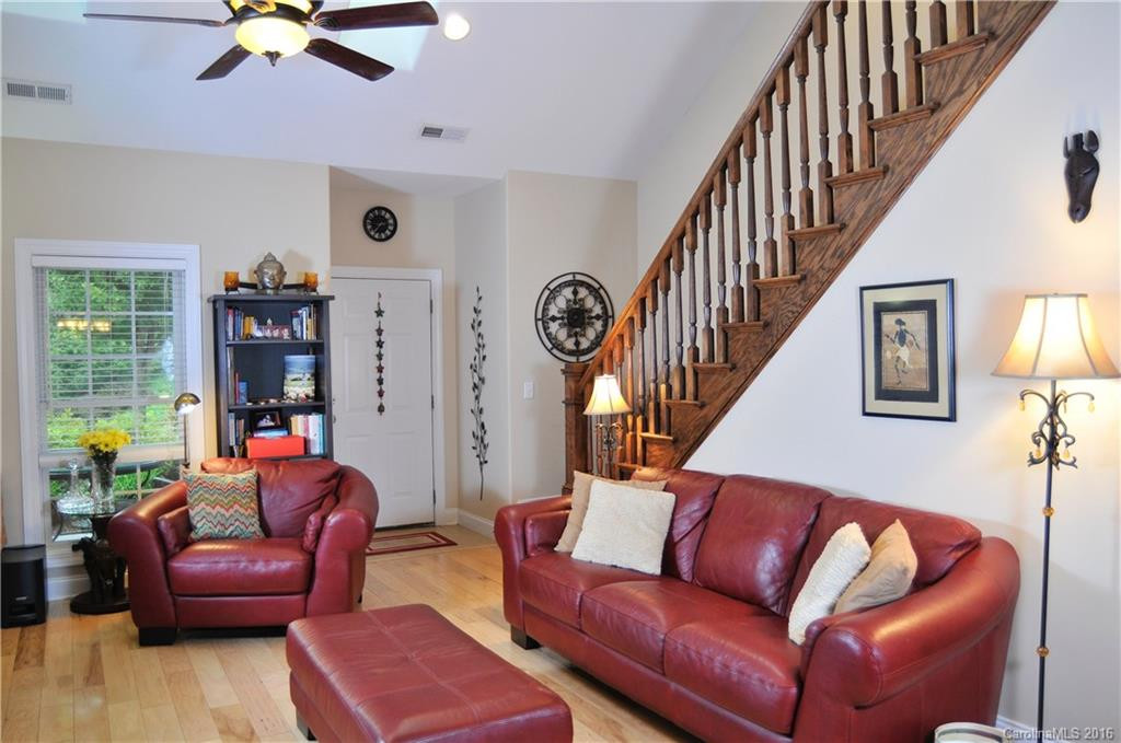 849 West Pointe Drive #38 - Photo 3