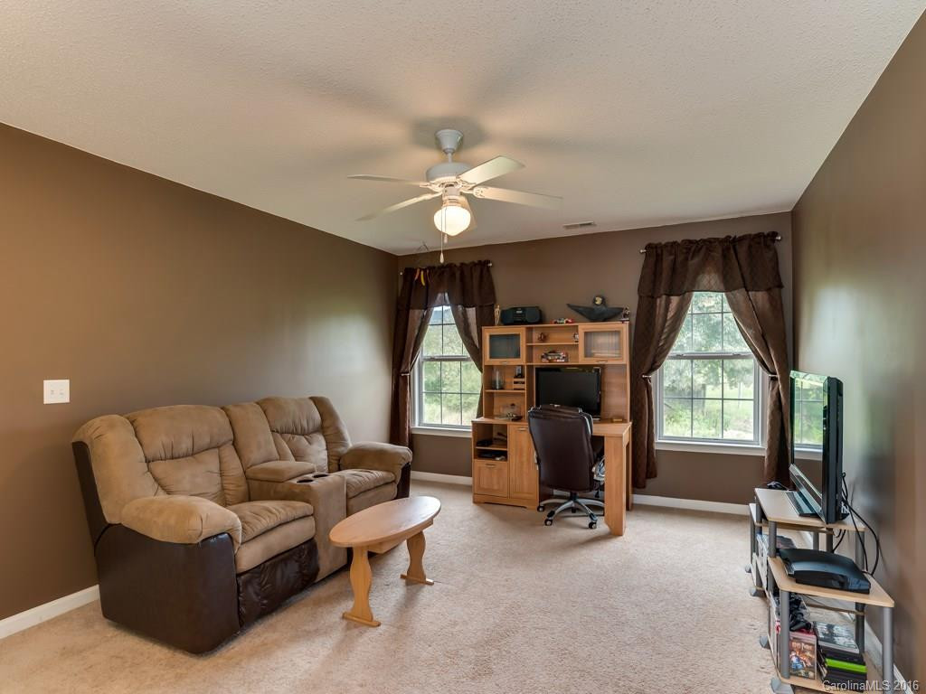 62 Woodfern Road - Photo 17