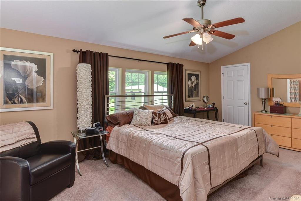 117 Brooklyn Avenue - Photo 12