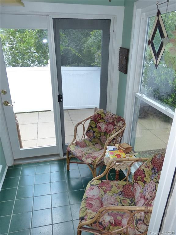 489 Main Street - Photo 12