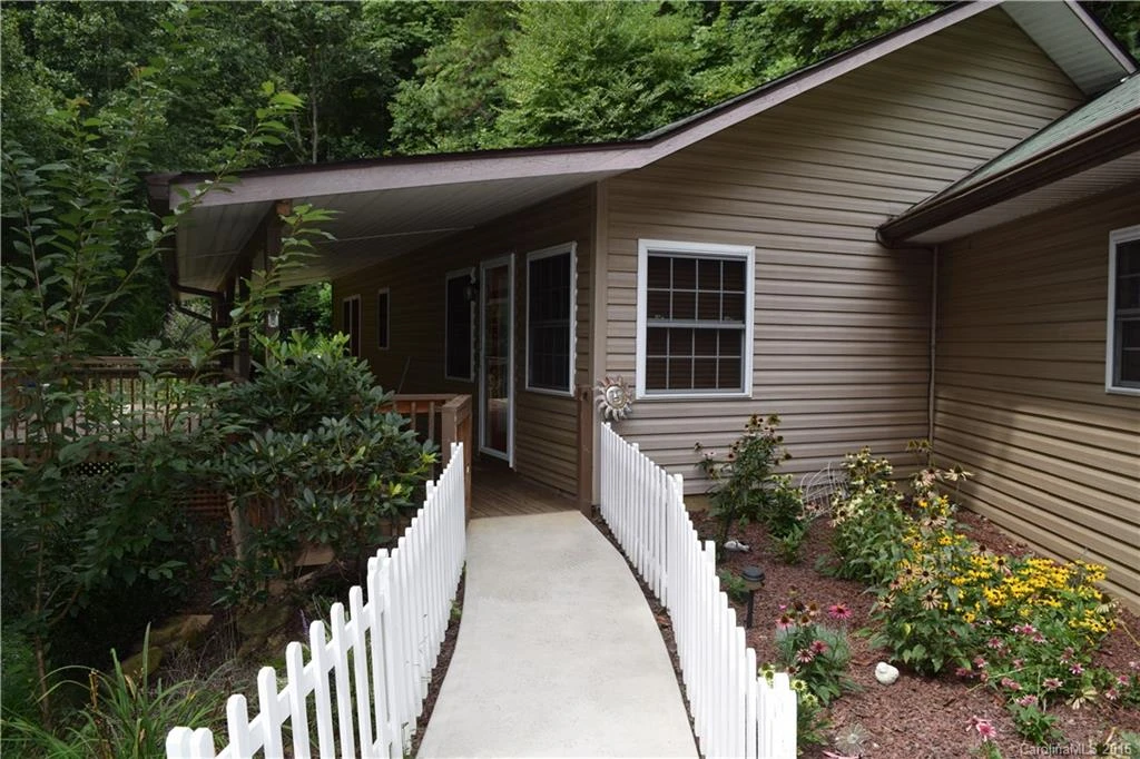 128 Pony Drive