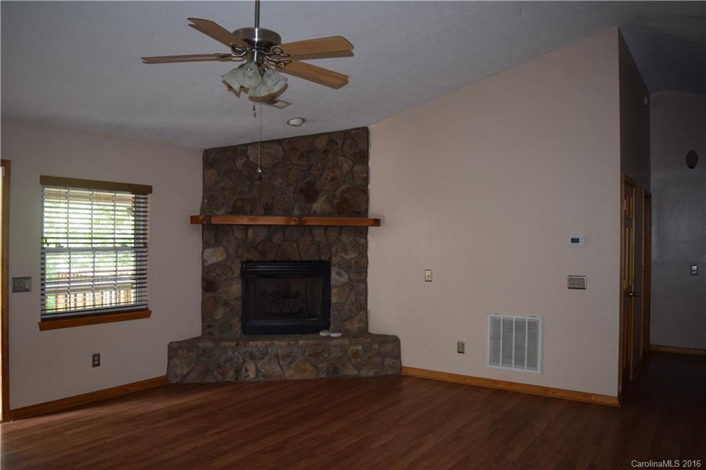 128 Pony Drive - Photo 3