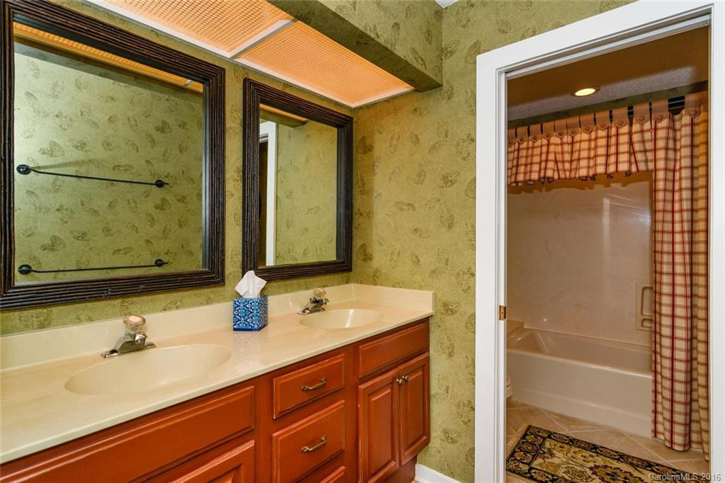 146 Racquet Club Villas Drive #Unit A, Bldg. 6 - Photo 17