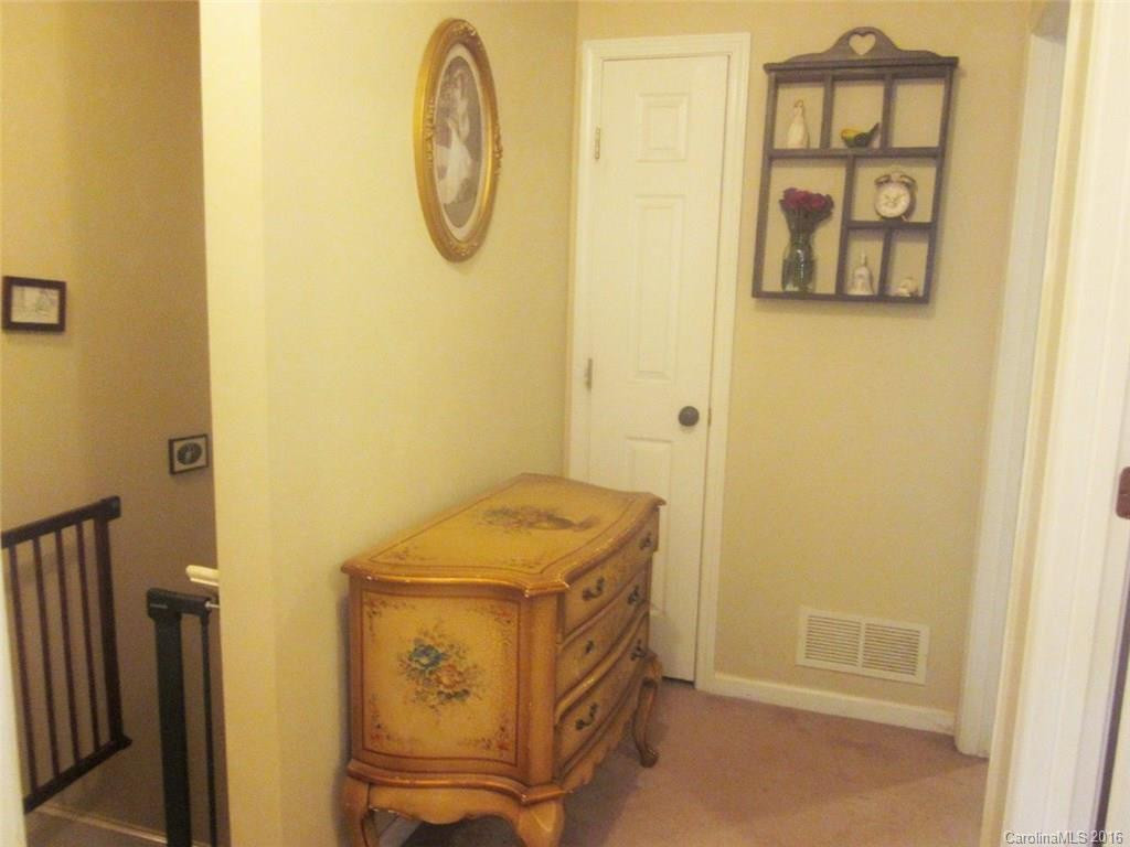 22 Friendly Way - Photo 14