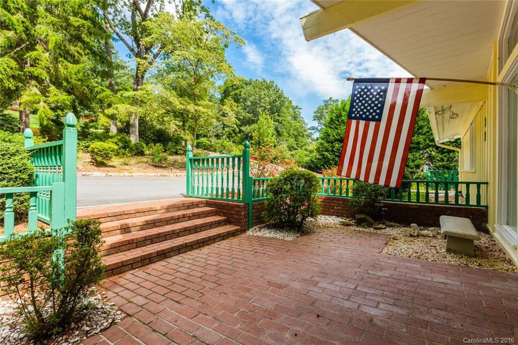 22 Fairway Drive - Photo 2