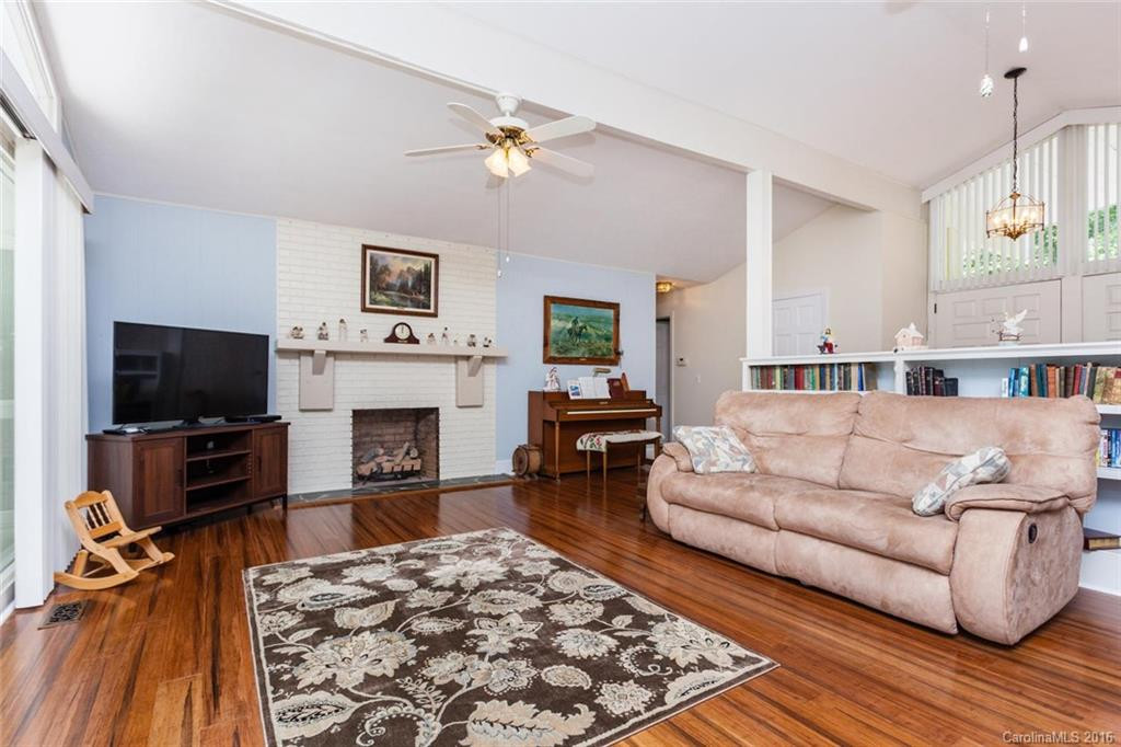 22 Fairway Drive - Photo 4