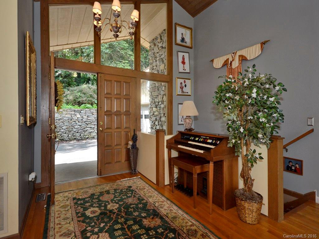 930 Indian Hill Road - Photo 3
