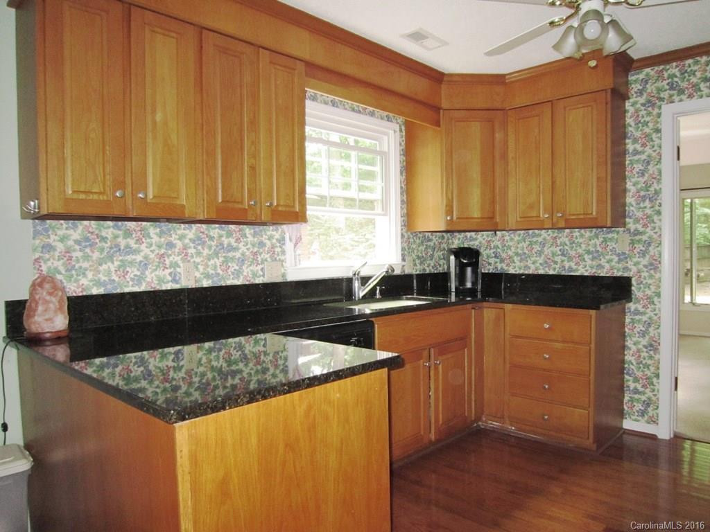 26 Glen Cove Road - Photo 5