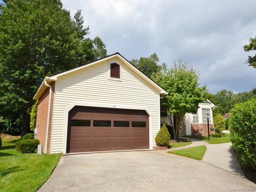 142 Exeter Court ##