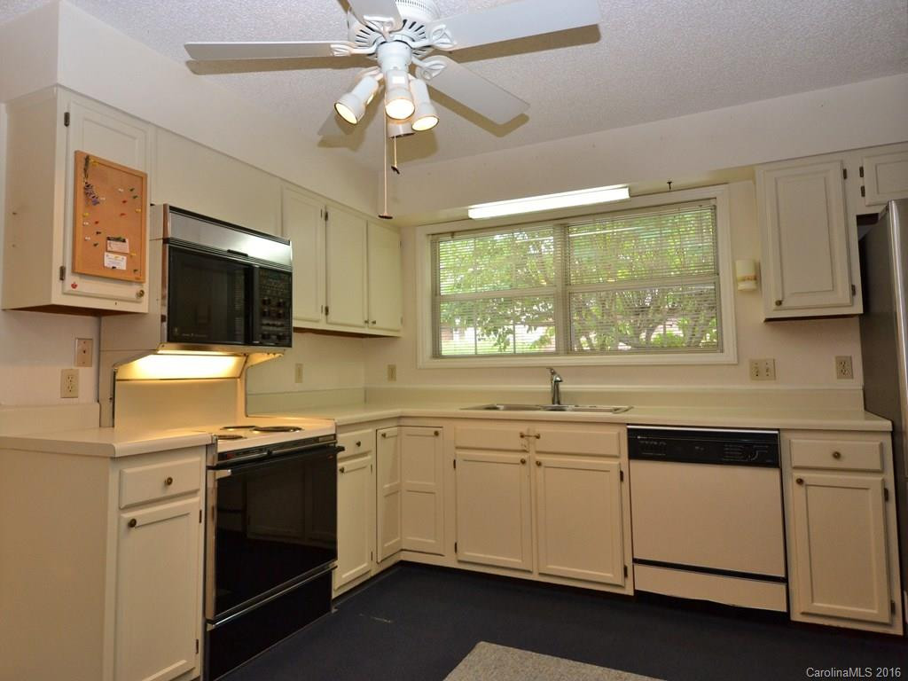 142 Exeter Court ## - Photo 3
