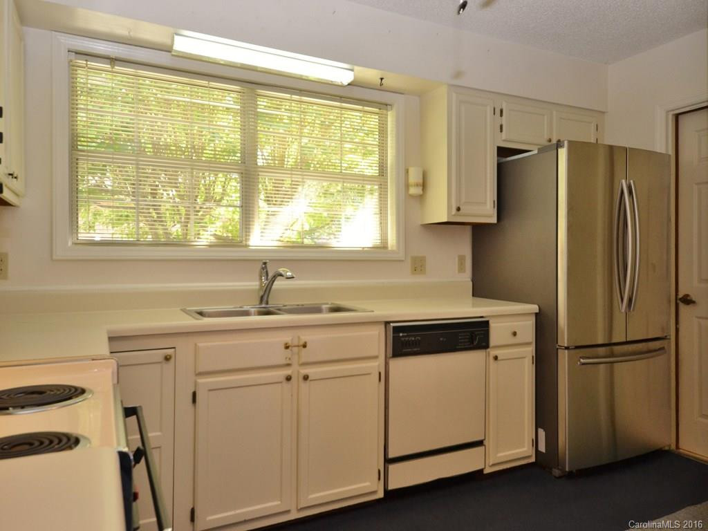 142 Exeter Court ## - Photo 4