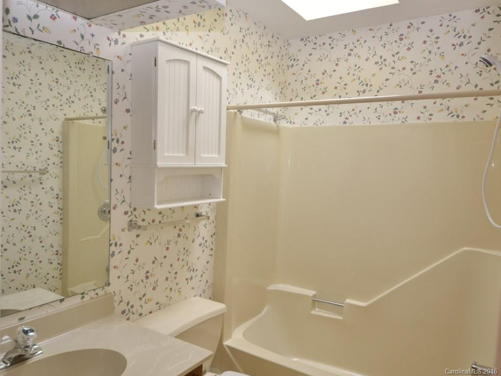 142 Exeter Court ## - Photo 9