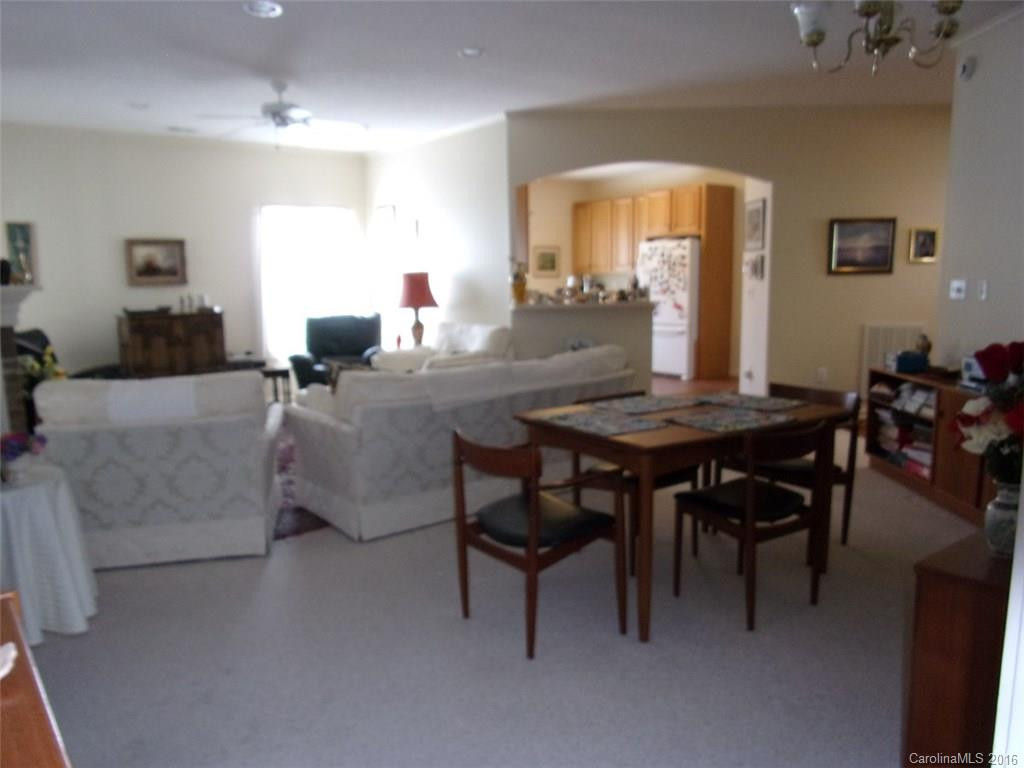 192 Cambridge Drive - Photo 4