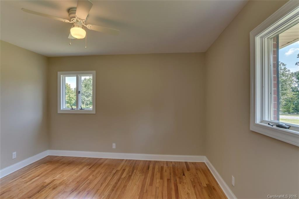 419 Hollis Road - Photo 14