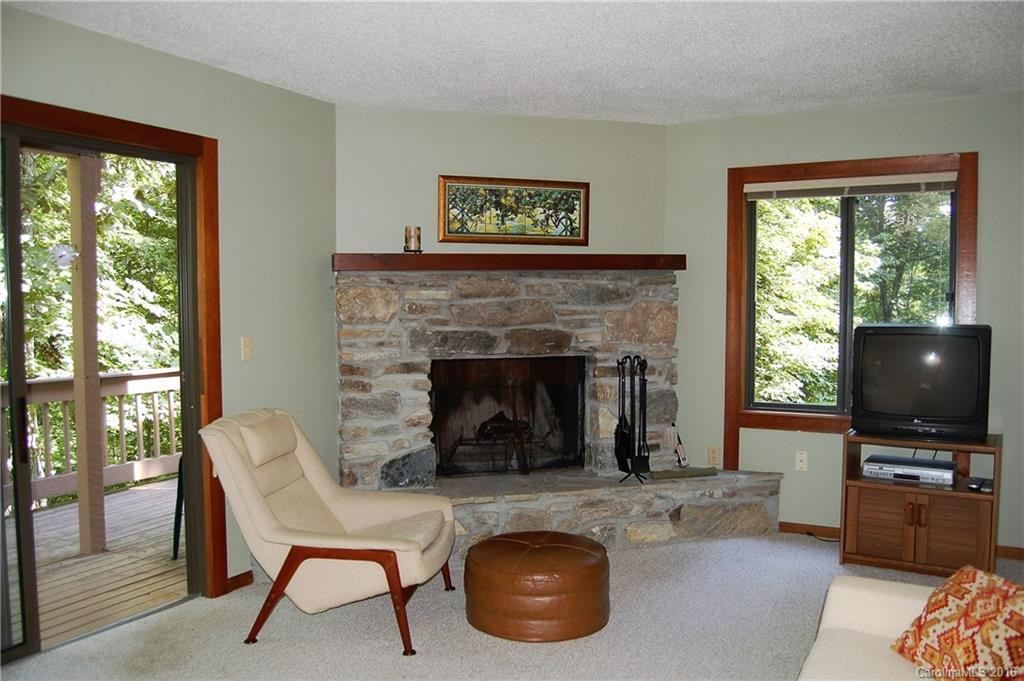 35 George Circle #8 - Photo 4