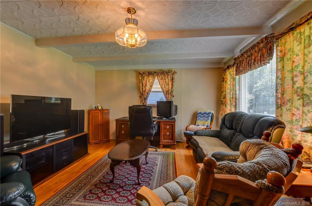 104 Summer Street - Photo 3
