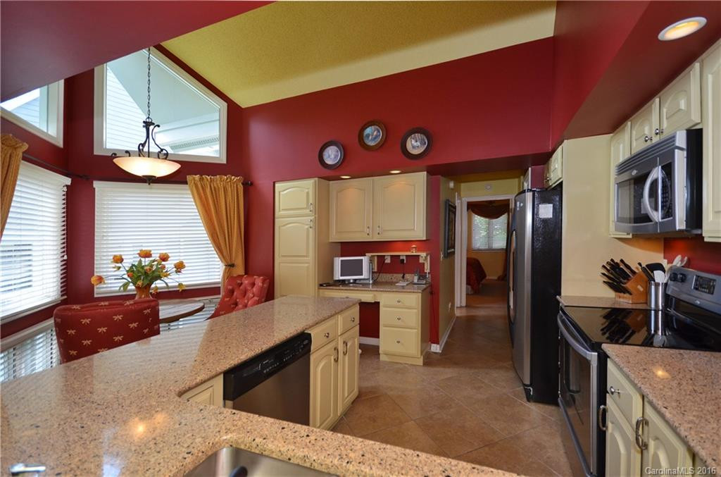 126 Overlook Drive #UNV-35 - Photo 10