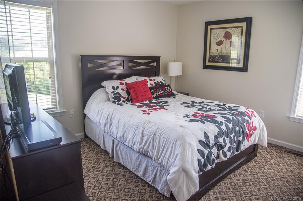 305 Hosta Court - Photo 11