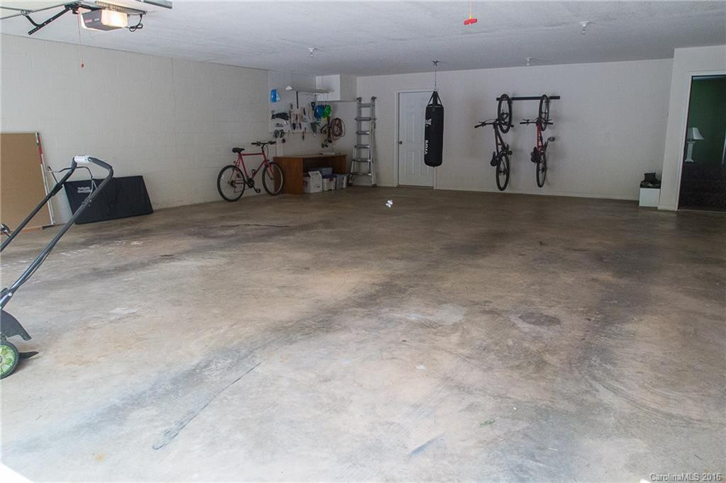 305 Hosta Court - Photo 14