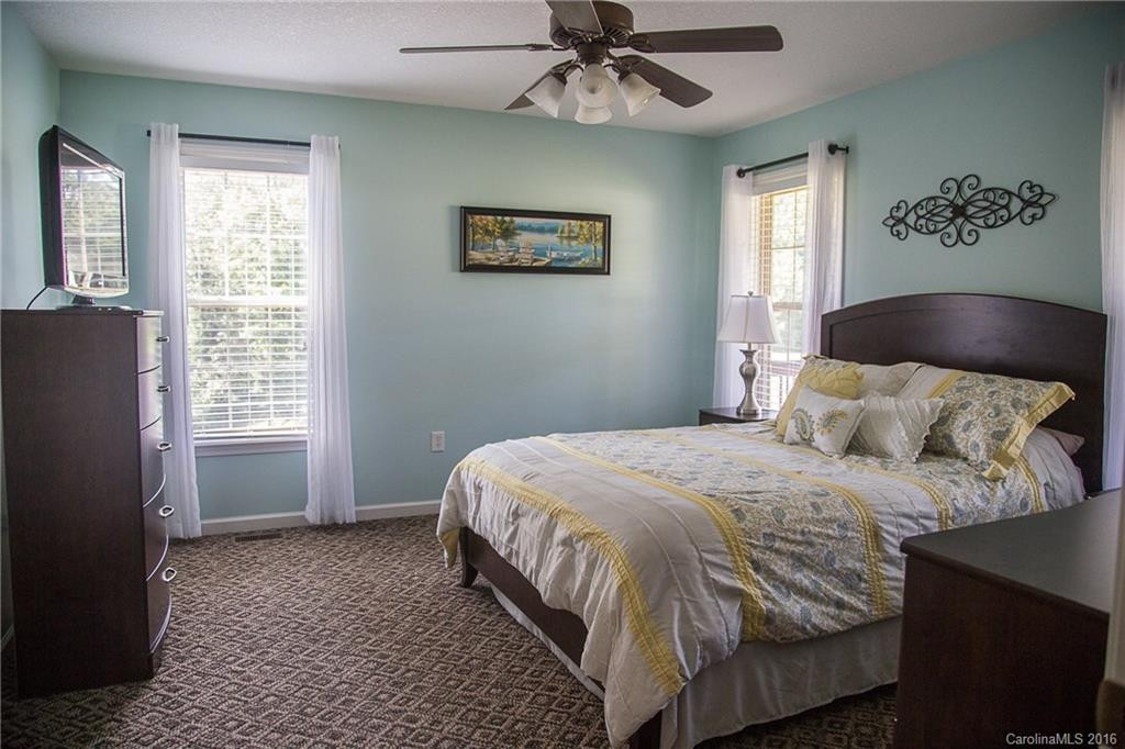 305 Hosta Court - Photo 10
