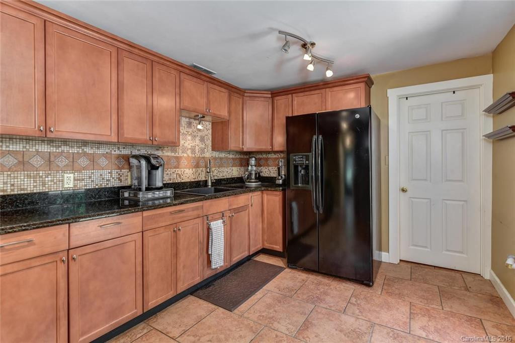589 Sand Hill Road - Photo 10