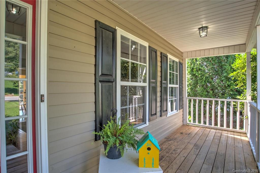 5 Westmont Drive - Photo 3