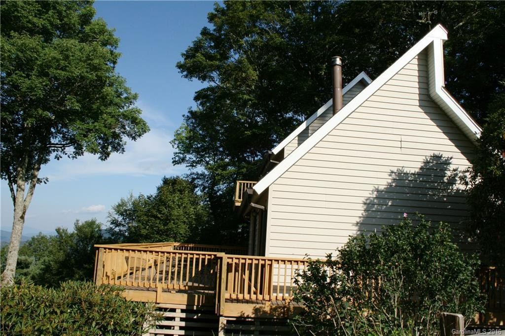 382 Upper Lookout Drive
