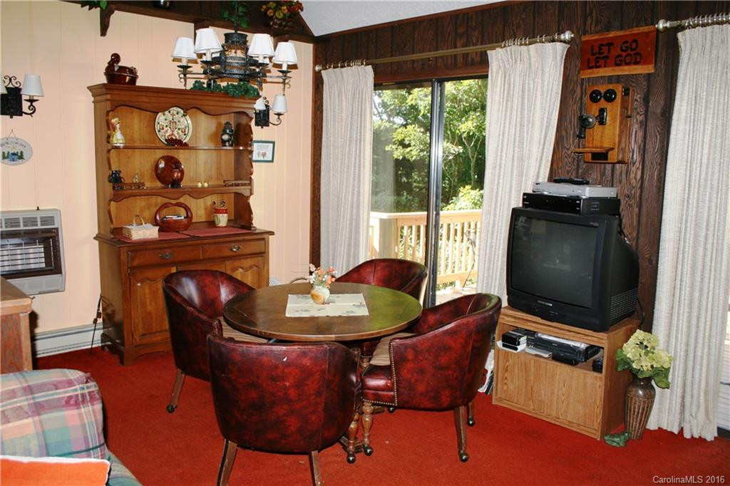 382 Upper Lookout Drive - Photo 5