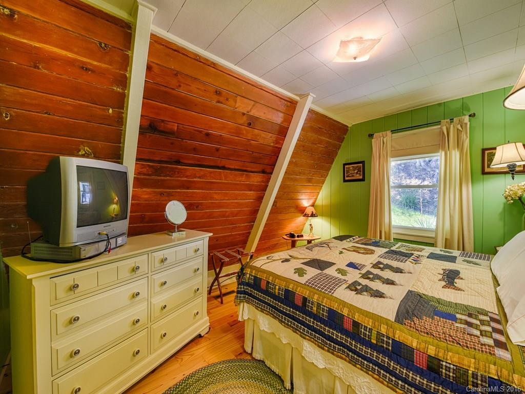 96 Lorraine Drive - Photo 8