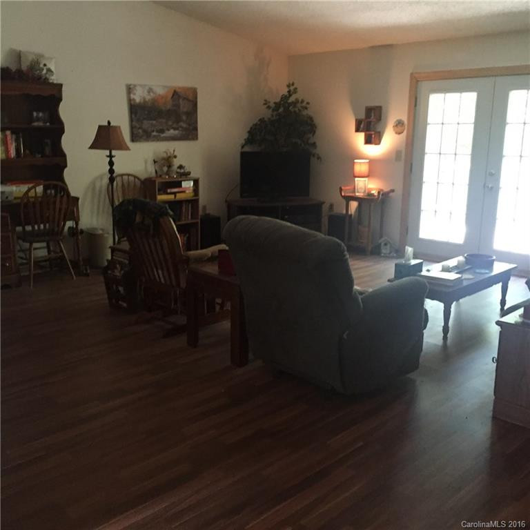 129 Deerfield Drive - Photo 4