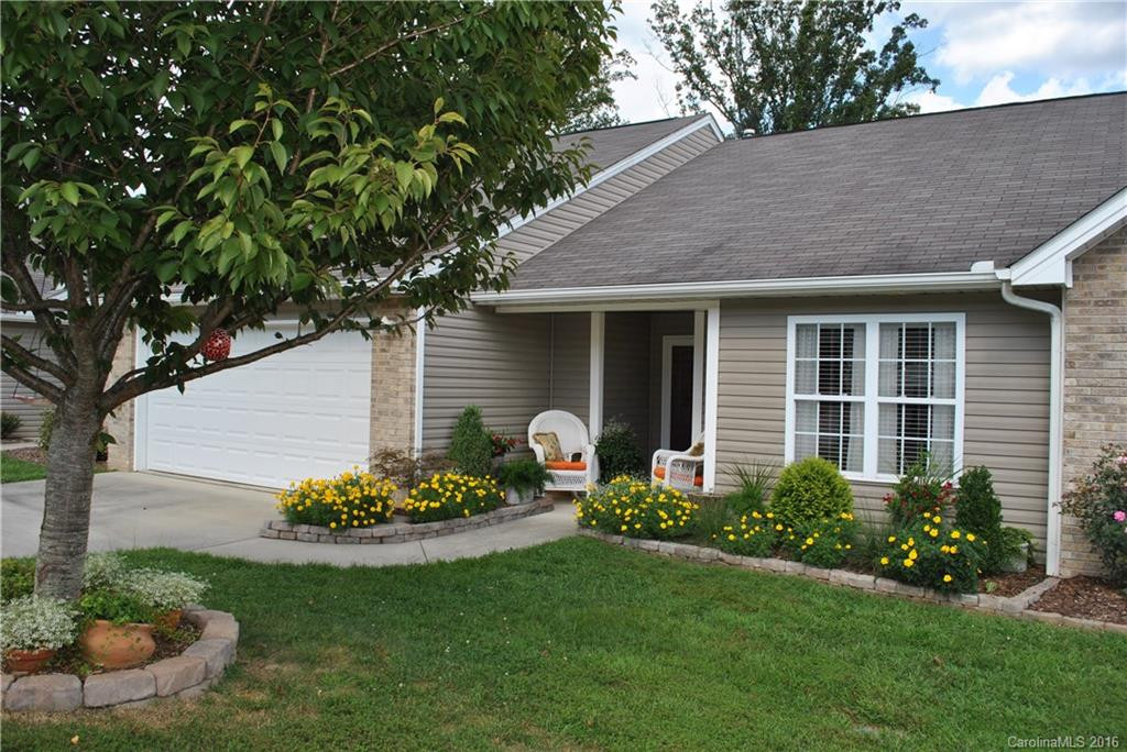70 Farington Circle #103