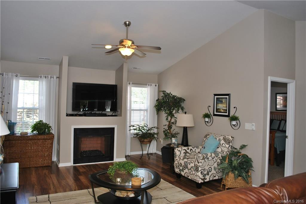 70 Farington Circle #103 - Photo 5