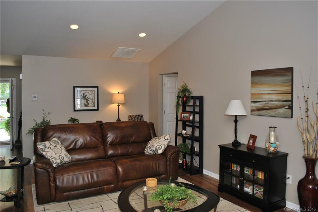 70 Farington Circle #103 - Photo 6
