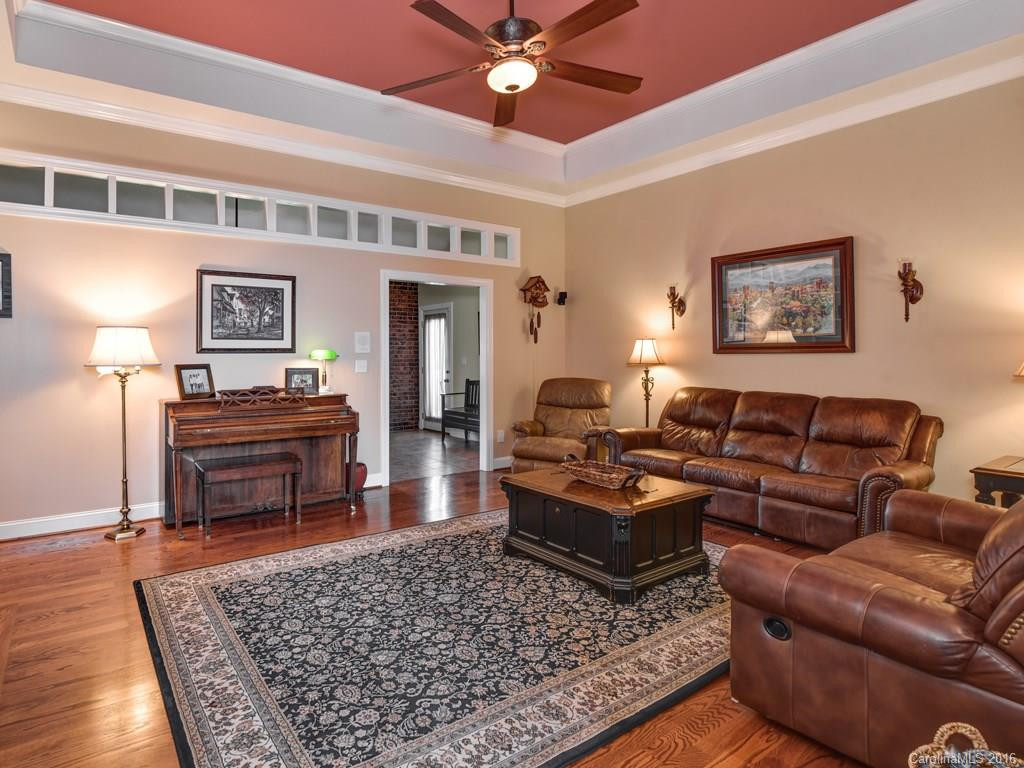 153 Mills Place - Photo 5