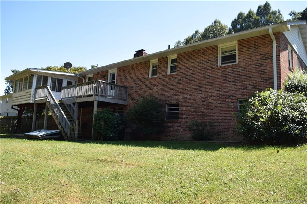 1970 Cambridge Drive - Photo 2