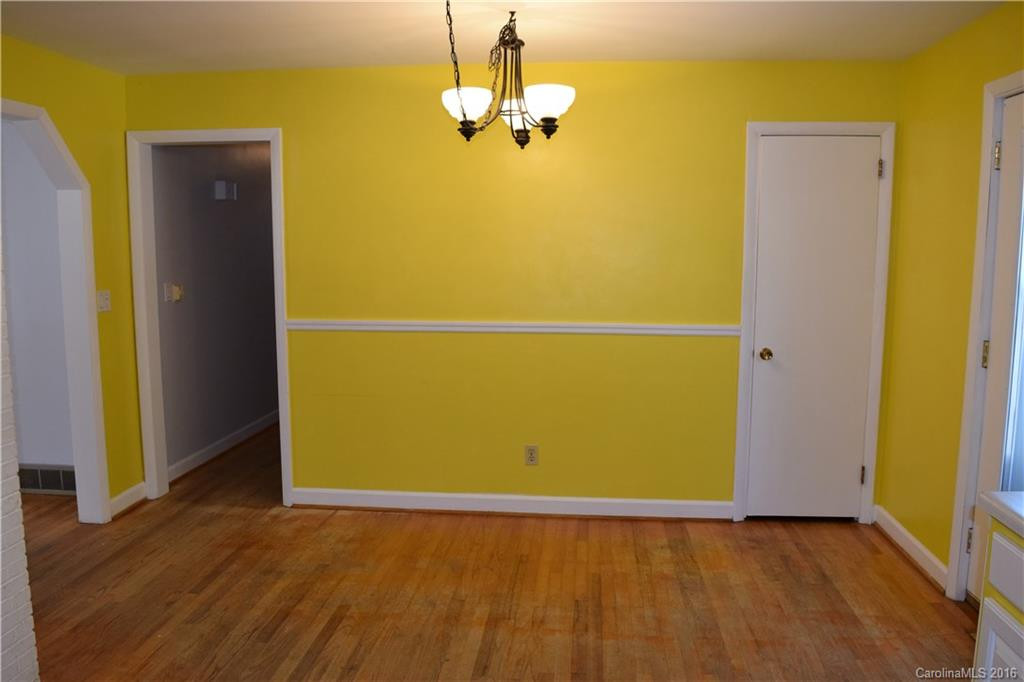 1970 Cambridge Drive - Photo 6