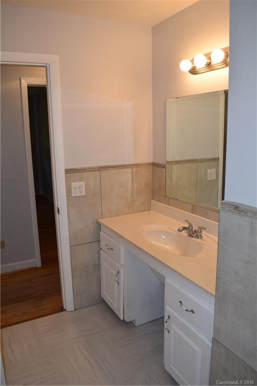 1970 Cambridge Drive - Photo 10