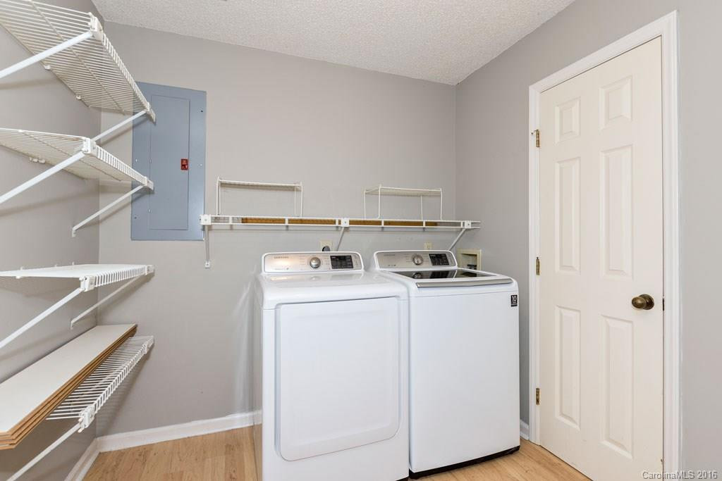 14 Stephanie Lane - Photo 12