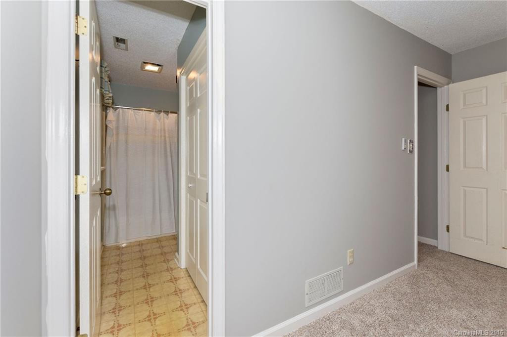 14 Stephanie Lane - Photo 16