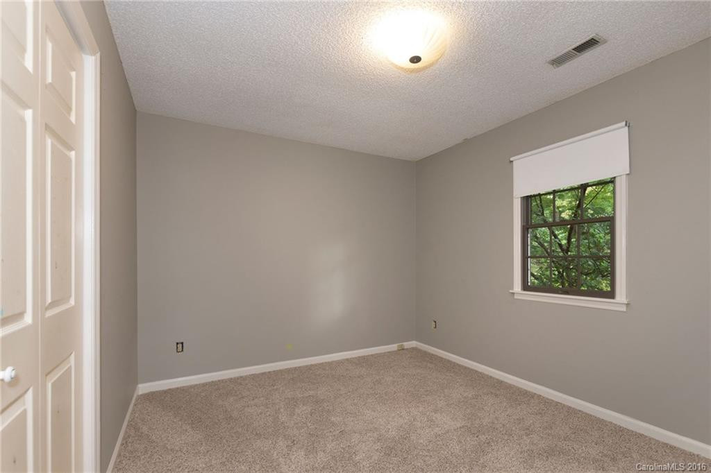 14 Stephanie Lane - Photo 18