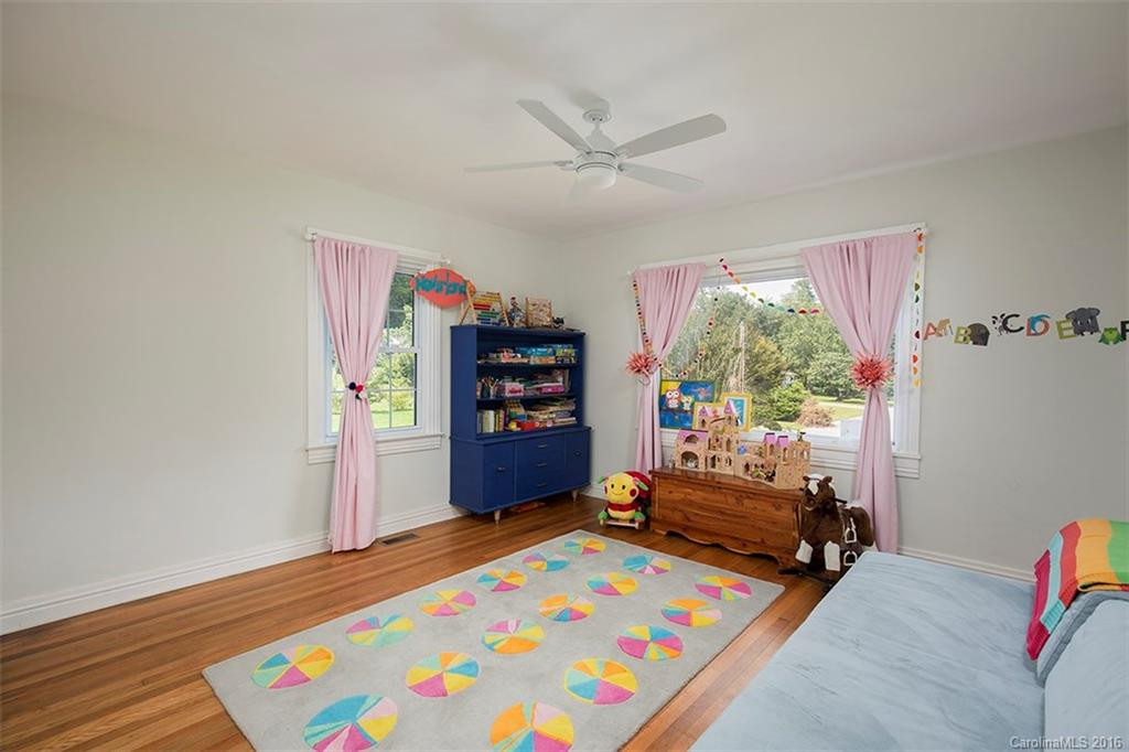 140 Lakeview Avenue - Photo 11