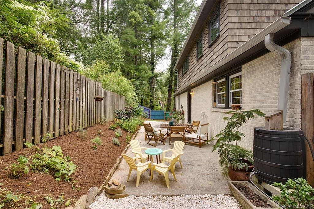 140 Lakeview Avenue - Photo 16